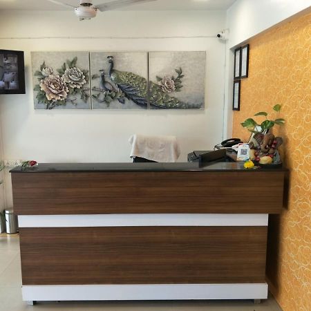 Hotel Runway Inn Ahmedabad Eksteriør bilde
