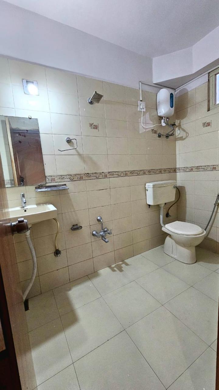 Hotel Runway Inn Ahmedabad Eksteriør bilde