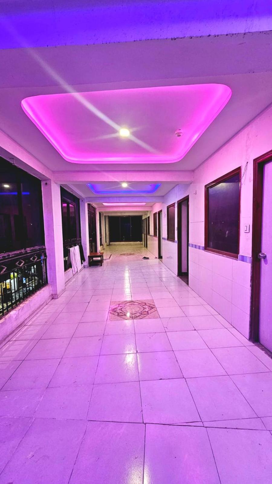 Hotel Runway Inn Ahmedabad Eksteriør bilde