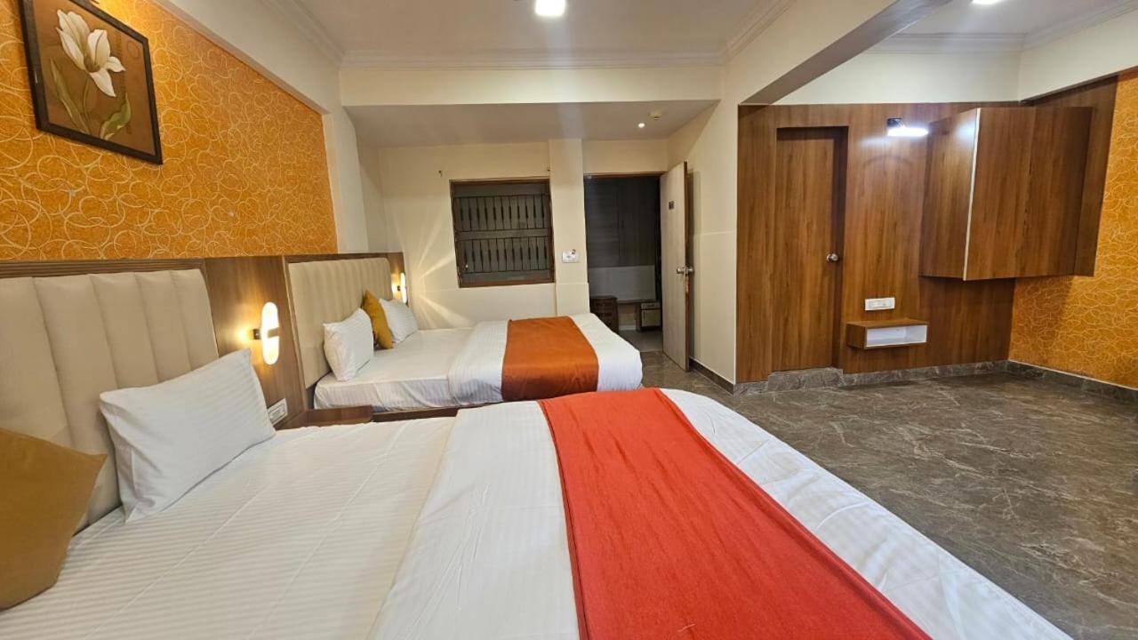 Hotel Runway Inn Ahmedabad Eksteriør bilde