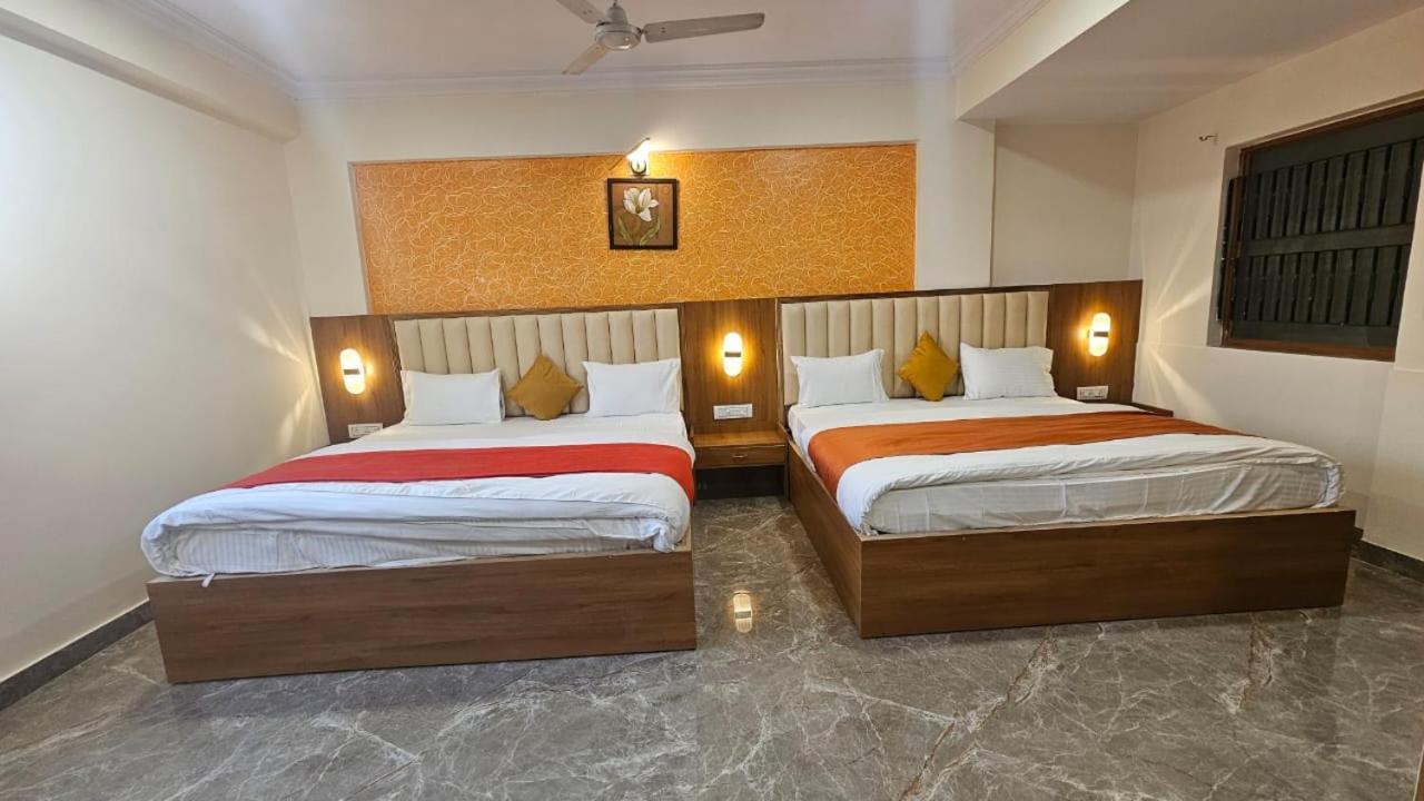 Hotel Runway Inn Ahmedabad Eksteriør bilde